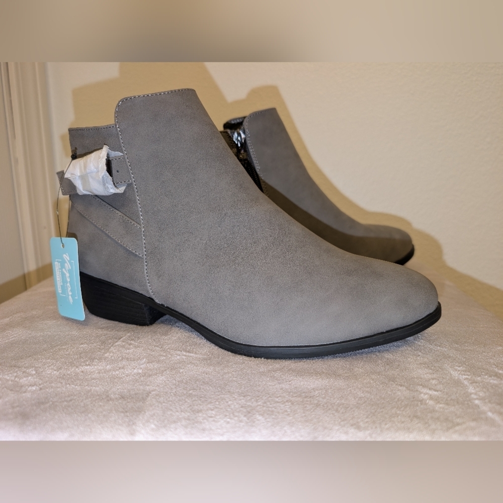 New Vepose Women's 911 Ankle Boots Size 11